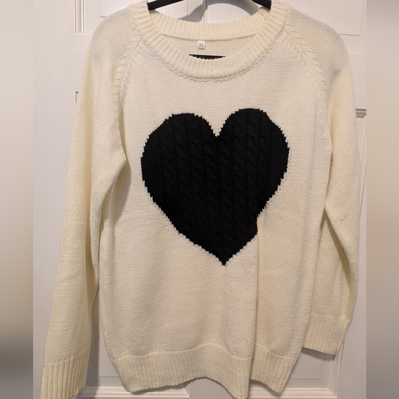 unknown Sweaters - Knit sweater with heart